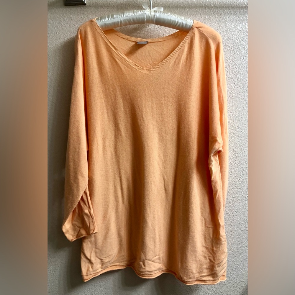 Chico's Peach V-Neck Long Sleeve Lightweight Top